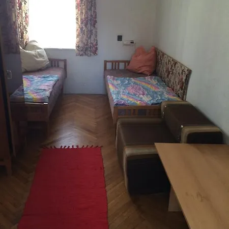 Hostel Bor & Breakfast
